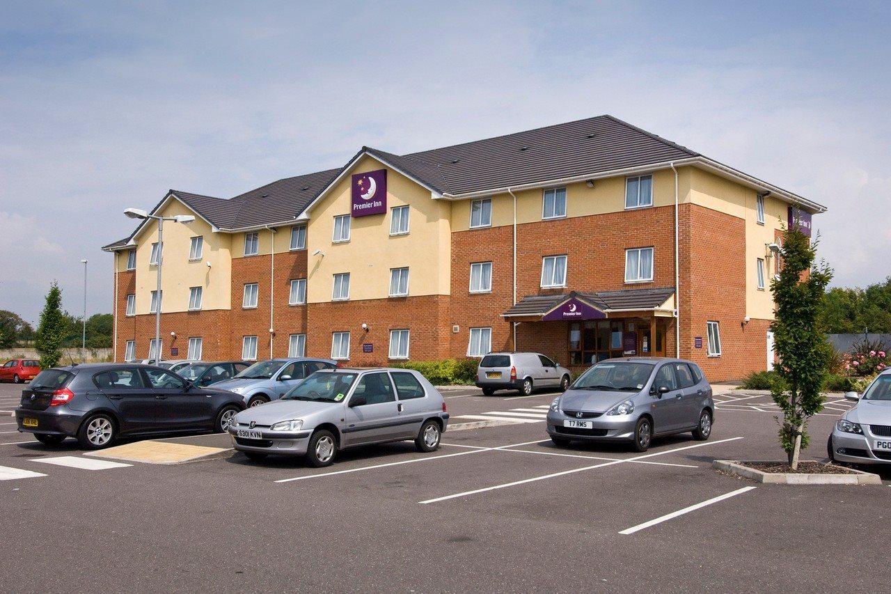 Premier Inn Swindon Central Buitenkant foto