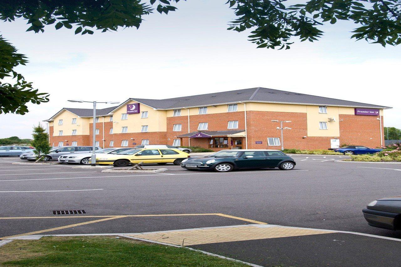Premier Inn Swindon Central Buitenkant foto