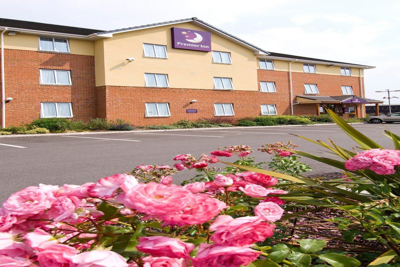 Premier Inn Swindon Central Buitenkant foto