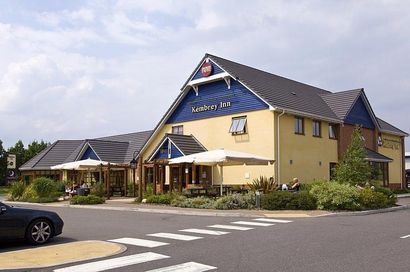 Premier Inn Swindon Central Buitenkant foto