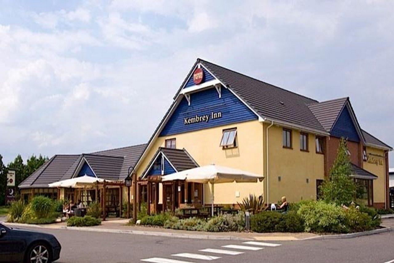 Premier Inn Swindon Central Buitenkant foto